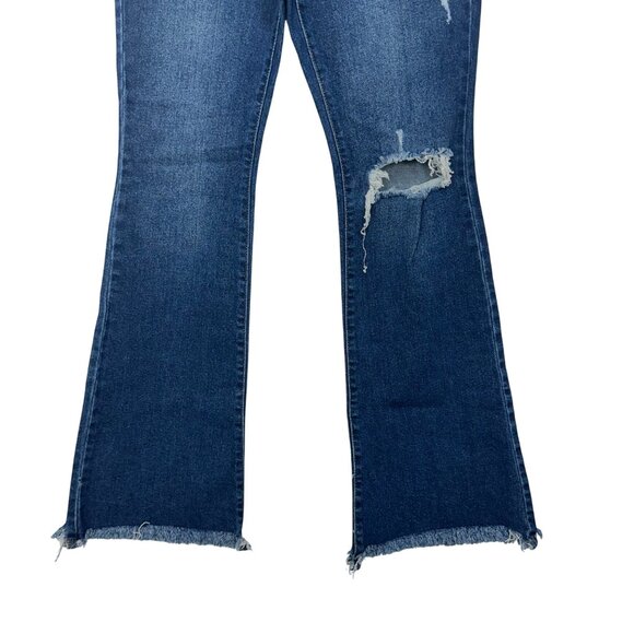 No Boundaries Womens Distressed Flared Jeans Size 5 Medium Wash Denim - Picture 7 of 11